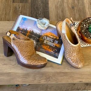 🌵✨Boho Sling Back Heels✨🌵